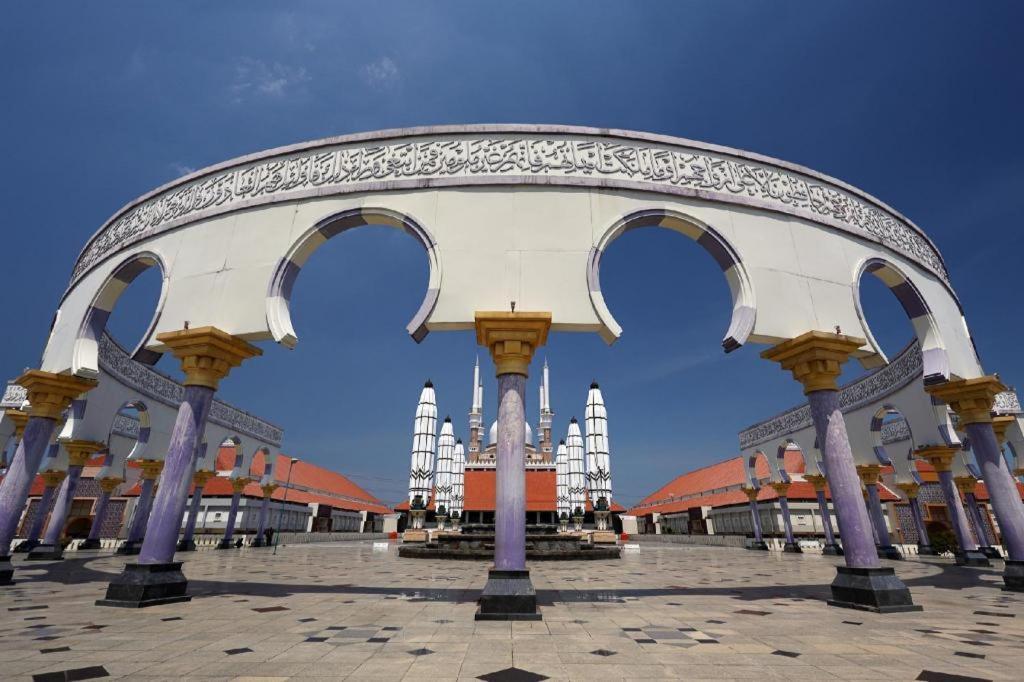 Hotel Horison Ultima Semarang Esterno foto