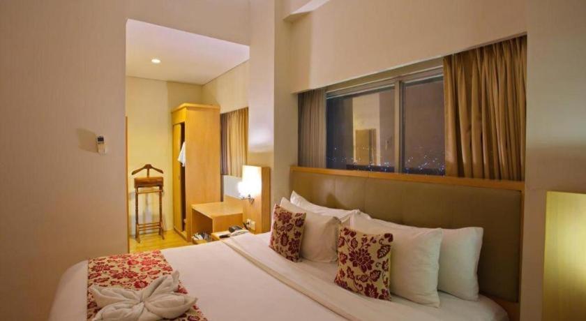 Hotel Horison Ultima Semarang Esterno foto