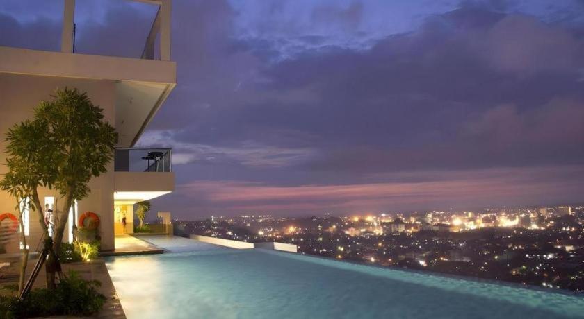 Hotel Horison Ultima Semarang Esterno foto
