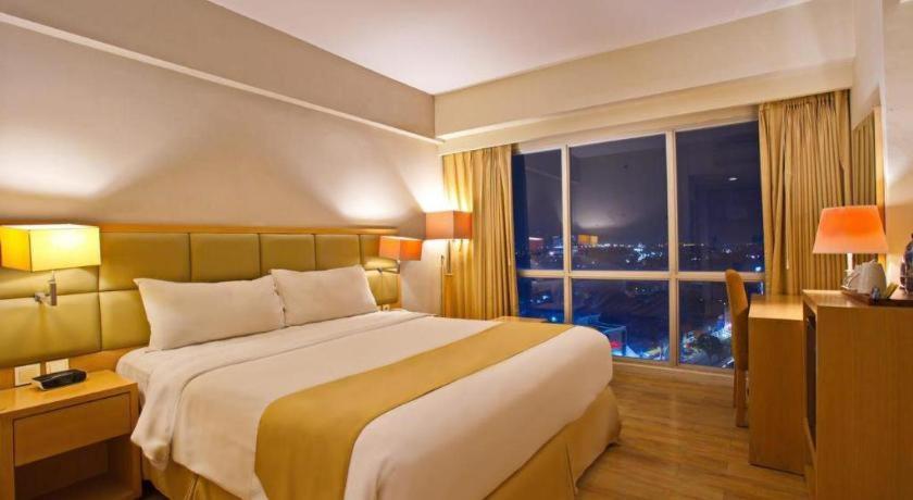 Hotel Horison Ultima Semarang Esterno foto