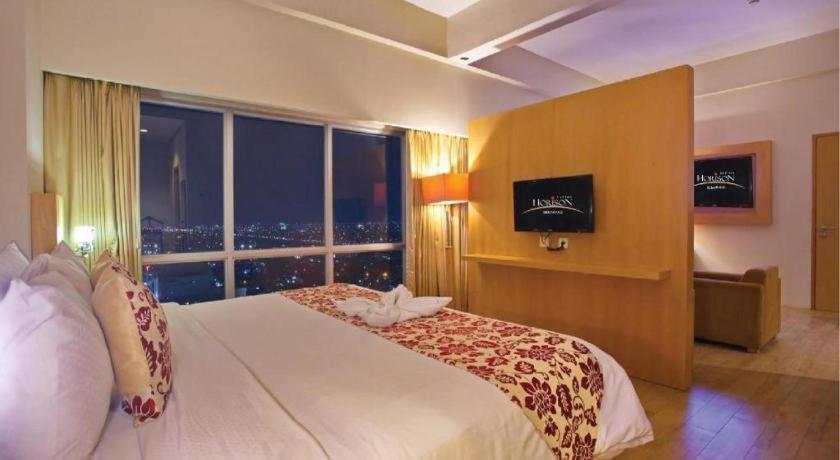 Hotel Horison Ultima Semarang Esterno foto
