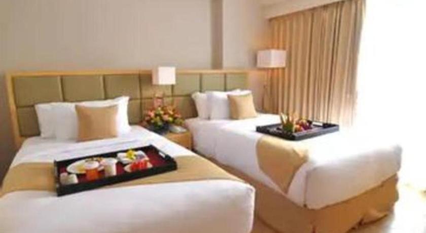 Hotel Horison Ultima Semarang Esterno foto