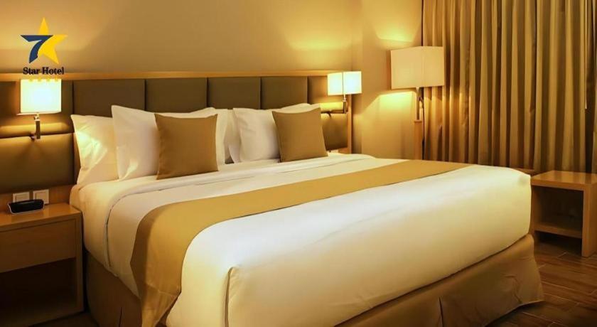 Hotel Horison Ultima Semarang Esterno foto