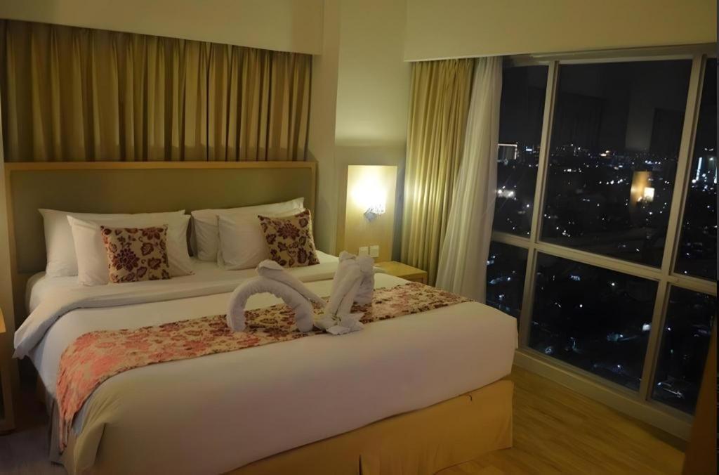 Hotel Horison Ultima Semarang Esterno foto
