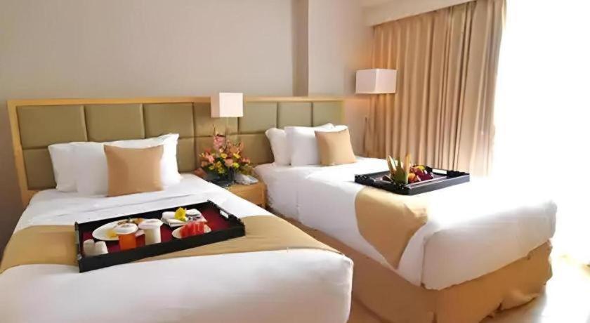 Hotel Horison Ultima Semarang Esterno foto