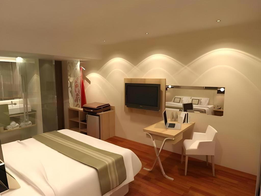 Hotel Horison Ultima Semarang Esterno foto