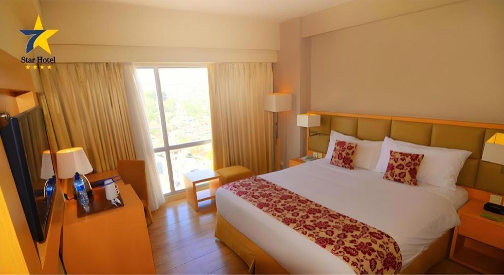 Hotel Horison Ultima Semarang Esterno foto