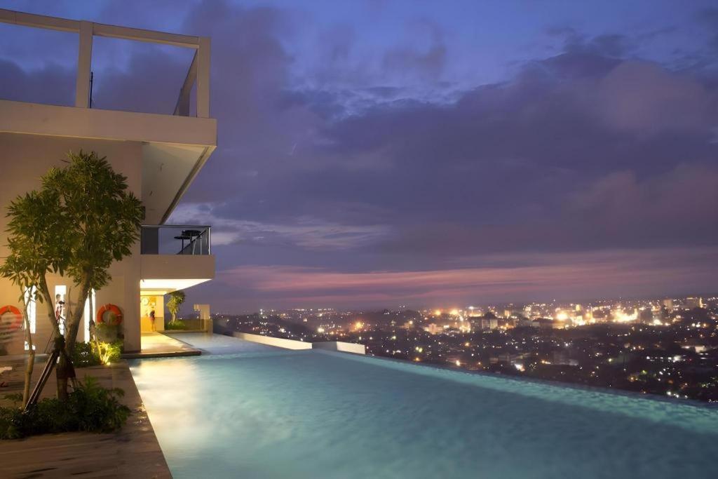 Hotel Horison Ultima Semarang Esterno foto